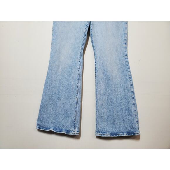 Levis Premium Ribcage Flare Jeans Womens 31 Blue High-Rise Button Fly LIGHT WASH - Picture 2 of 14